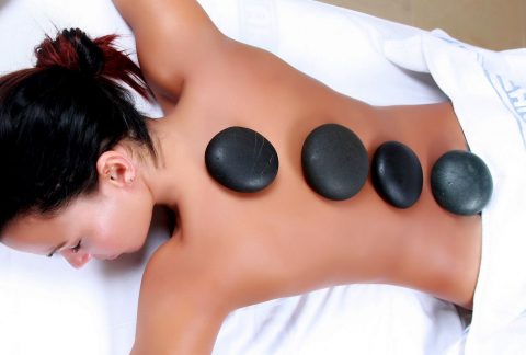 Tratamiento Geotermal, Masajes con piedras calientes de basalto